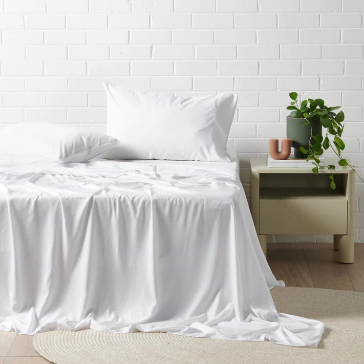 Moisture - Wicking Cotton Sheets for a Dry and Comfortable SleepMadeleine Hotel Linen Bamboo Cotton Sheets Set - White