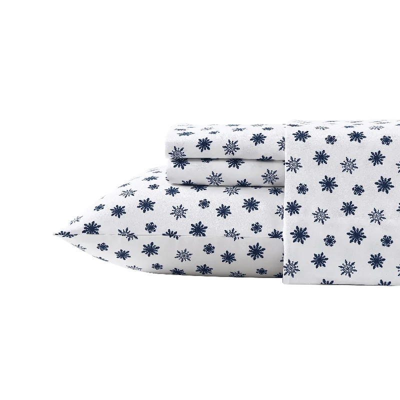 Rayon - Cotton Sheets for a Breathable and Soft BlendNautica Snowflake Toss Print King Flannel Sheet Set