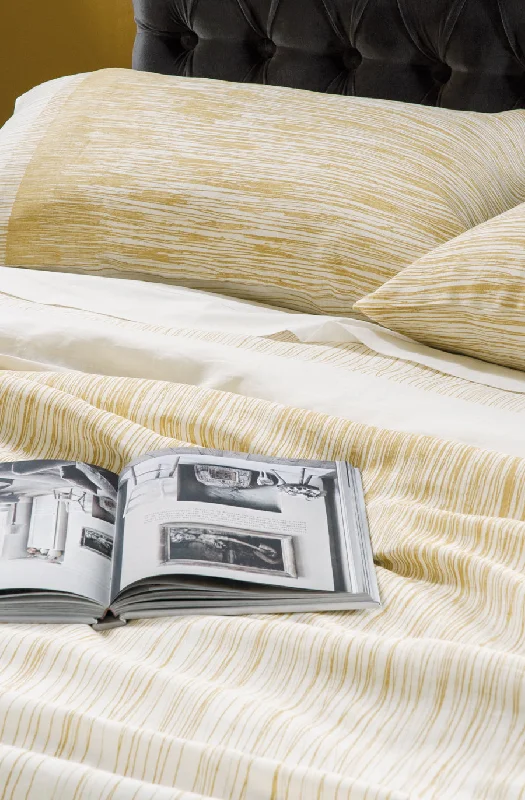 Zipper - closure duvet covers for easy removal and washingaleeno ivory and ochre duvet cover