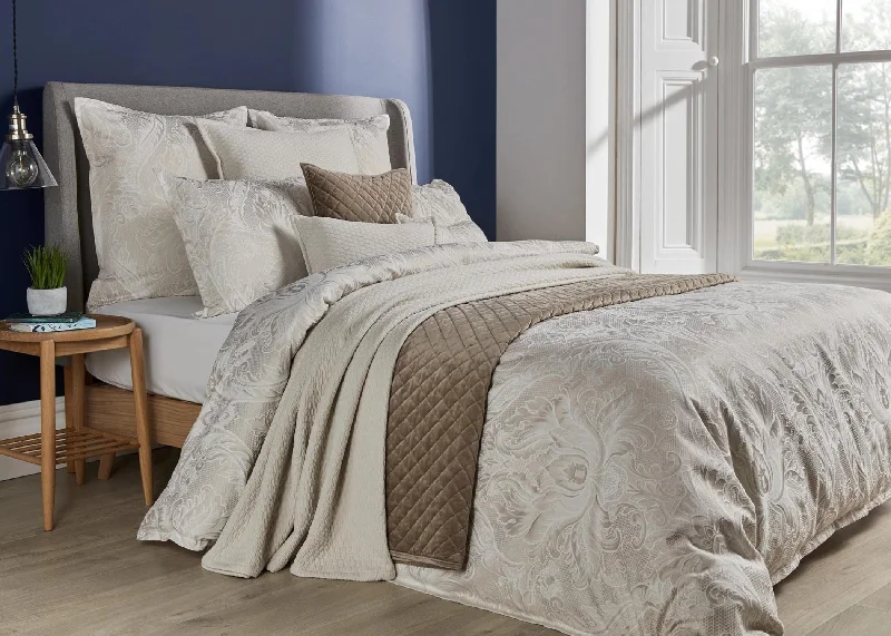 Anti - dust mite duvet covers to keep the sleep environment cleanChristy "Fairfield" Jacquard Duvet Cover Sets in Oyster Colour