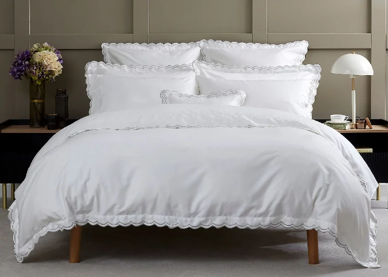 Paisley - printed duvet covers for an exotic and elegant appearanceChristy "Scallop Edge" Duvet Cover Sets in Silver