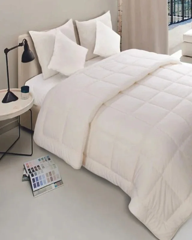 Discounted duvet covers during holiday sales like Christmas, Black Friday, and Cyber MondayGenkei White Bedsheet Set