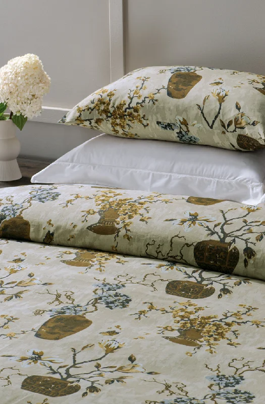 Button - closure duvet covers for a classic and secure fasteningikebana sand duvet cover set