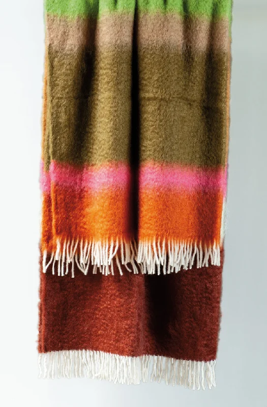 Mohair blankets with a unique sheen and softnessMatisse Throw Green/Rust