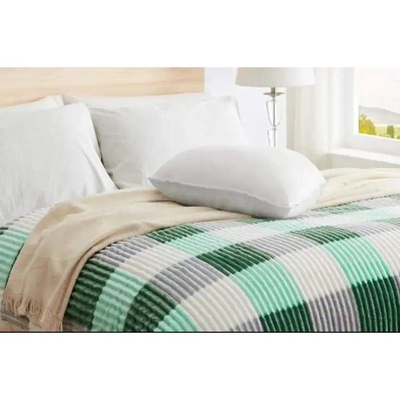 Linen blankets with a rustic and textured lookMink Blanket - Mint Plaid