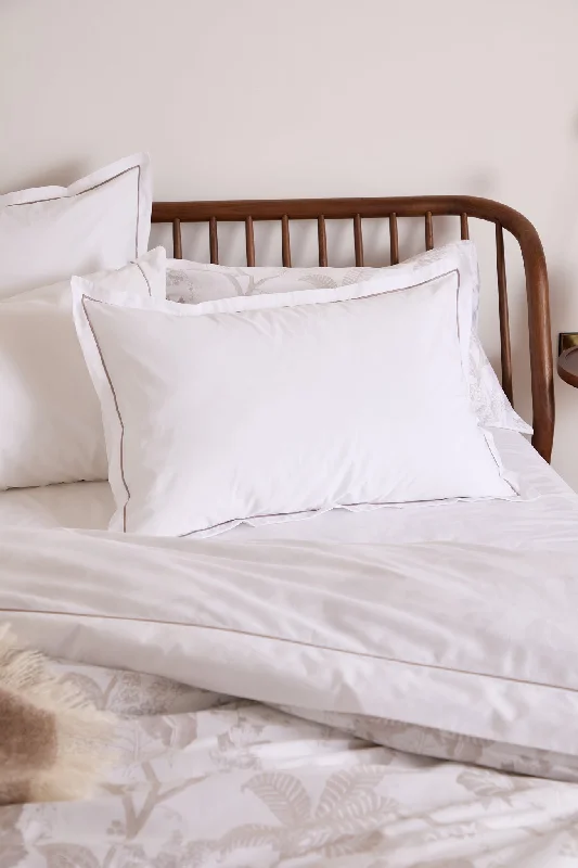 Queen - size blankets for standard - sized bedsFoxford Nacre Rolenio Oxford Pillowcase