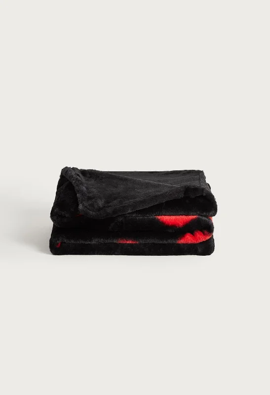 Fleece blankets for a cozy and plush textureLil' Marsh x Netflix