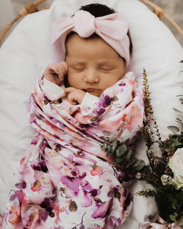 Silk blankets with a smooth and elegant touchSnuggle Hunny Organic Cotton Muslin Wrap - Blushing Beauty