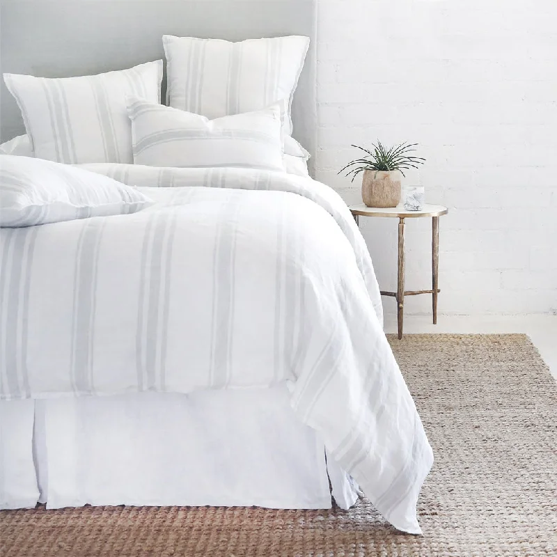 Linen duvet covers with a natural texture and breathabilityPom Pom at Home Jackson Duvet