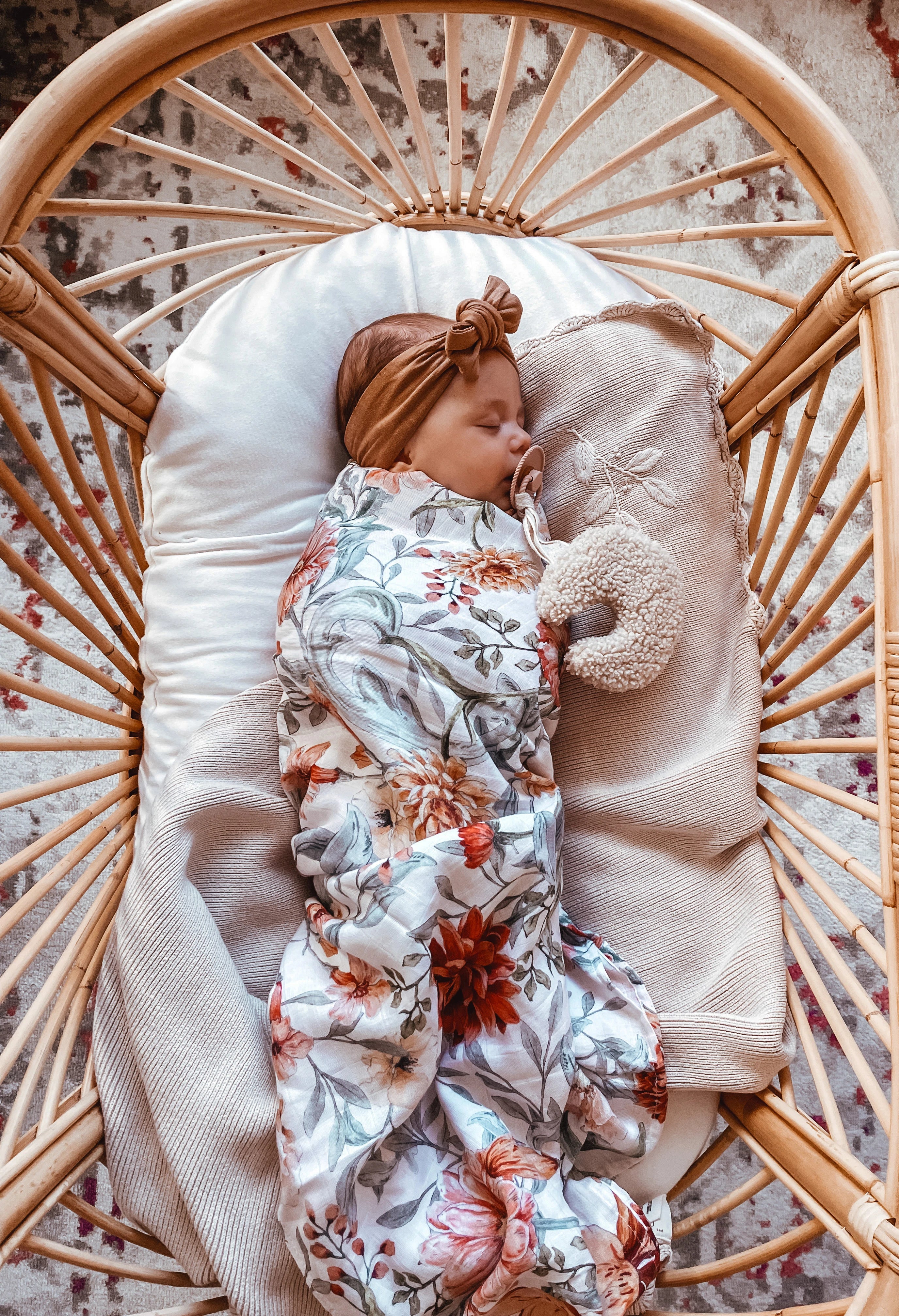 Recycled polyester blankets for an eco - conscious optionPop Ya Tot Organic Muslin Swaddle - Le Piccadilly