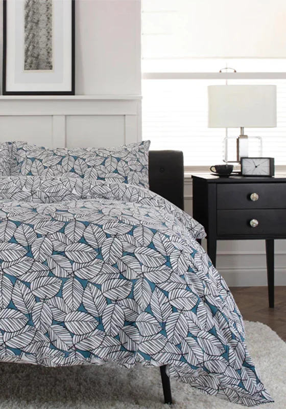 Egyptian cotton duvet covers for a luxurious and soft feelDeyongs Reversible Scandi Leaf Print Duvet Set, Blue Multi