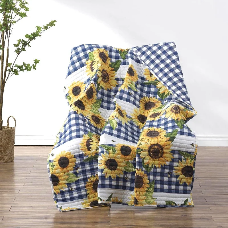 Linen blankets with a rustic and textured lookSunflower Quilted Throw