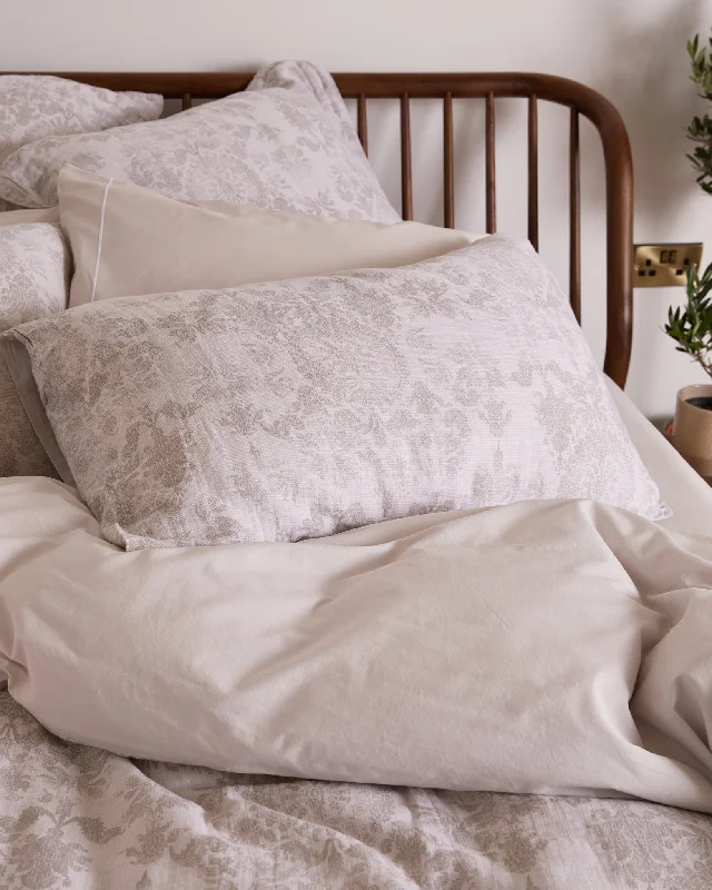 Recycled polyester blankets for an eco - conscious optionFoxford Tuscan Pillowcase Set