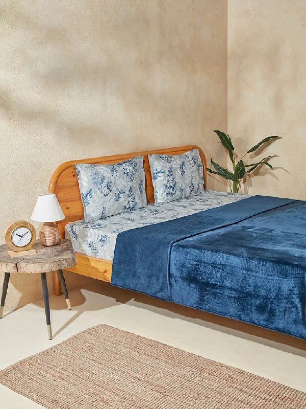 Thermal - regulating duvet covers to keep you warm in winter and cool in summerWestside Home Navy Double Bed Fleece Blanket