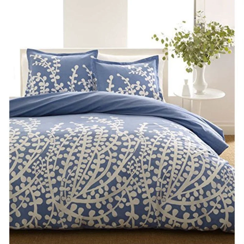 Wool - filled comforters with natural moisture - wicking and temperature - regulating featuresDaily Boutik Twin size 100-percent Cotton Comforter Set with Blue White Floral Branch Pattern