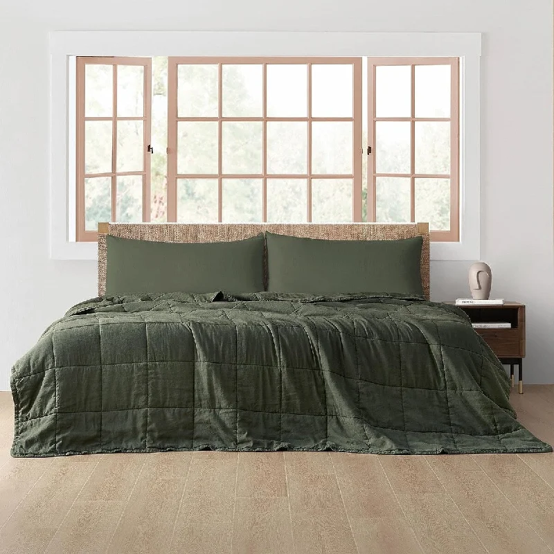 Wool - filled comforters with natural moisture - wicking and temperature - regulating featuresDark Sky Reserve® - Bamboo Linen Comforter - Portugal Made - Hero Green