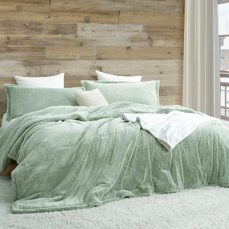 Latex - filled comforters with a bouncy texture and good supportFrost Bite - Coma Inducer® Oversized Comforter Set - Frosted Green