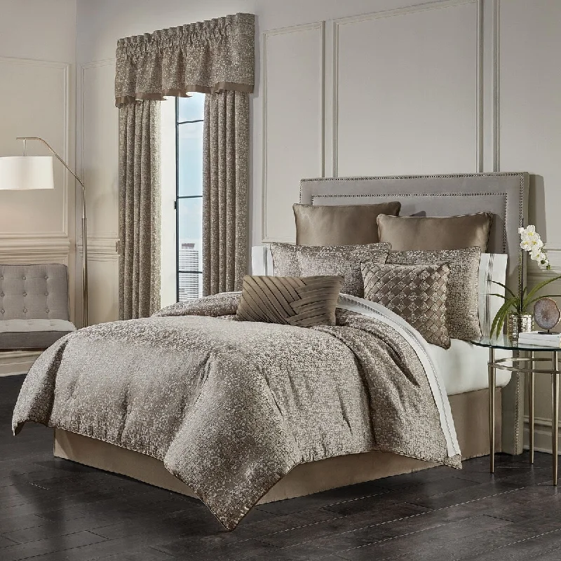 Bamboo - fiber - filled comforters with antibacterial and breathable qualitiesJ. Queen New York Cracked Ice Comforter Set