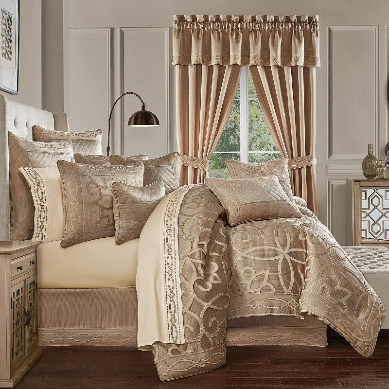 Bamboo - fiber - filled comforters with antibacterial and breathable qualitiesJ. Queen New York Decade California Comforter Set